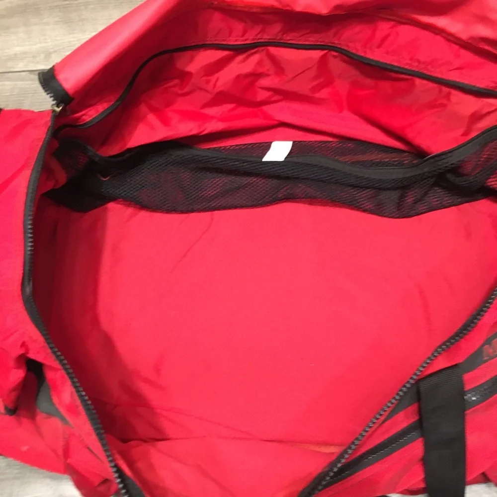 90’s Marlboro Adventure Team Travel Weekender Bag Vintage Rolling Luggage Duffle